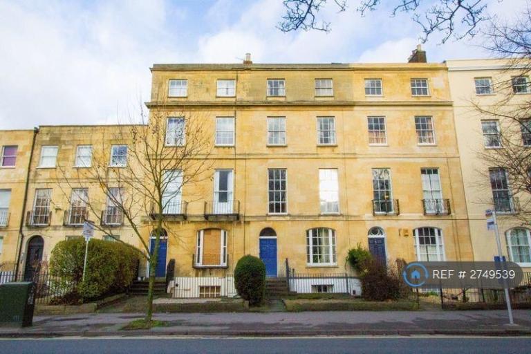 2 bedroom flat in London Road, Cheltenham, GL52 (2 bed) (#2749539)