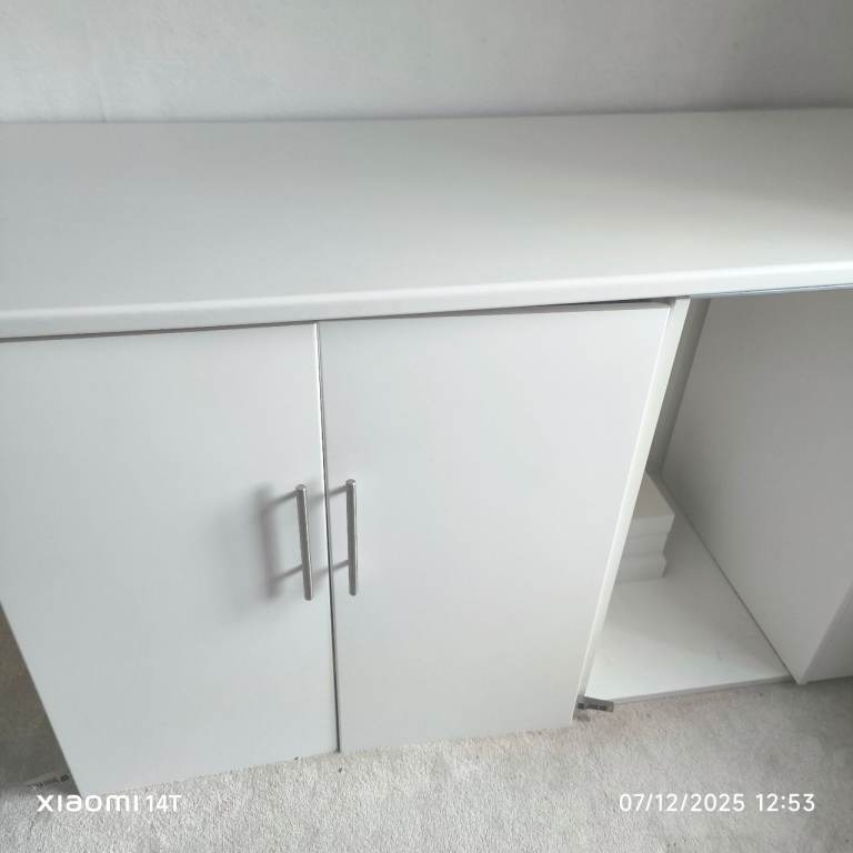 High gloss heavy Cabinet/storage/TV table 