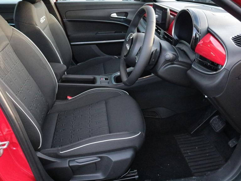 2025 Fiat 600 1.2 Hybrid 48V 136 5dr eDCT-6 HATCHBACK PETROL Automatic