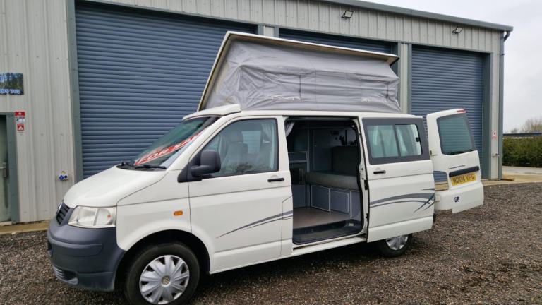 Volkswagen 2004 volkwagen transporter camper van Full pop up 