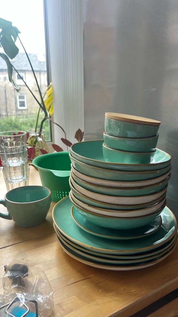 Italian stylish dinnerware set (13 pcs) 