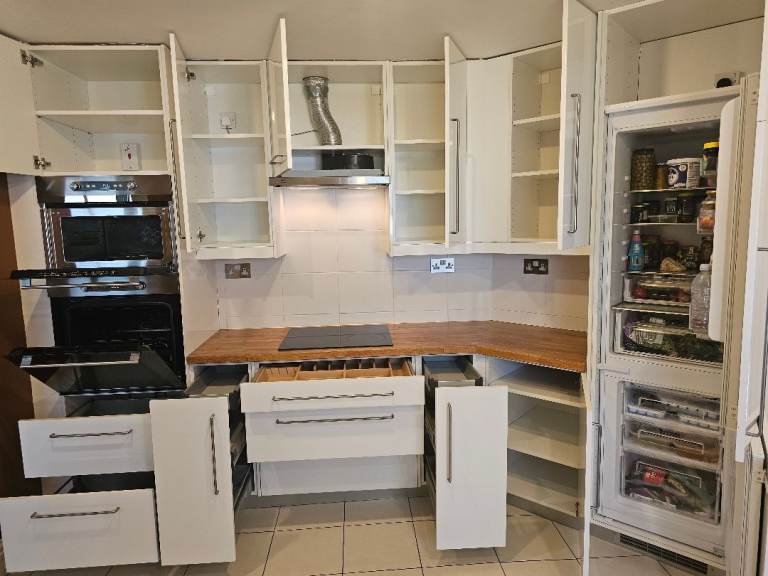 Complete kitchen for sale