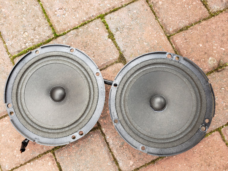 Nissan micra car speakers 