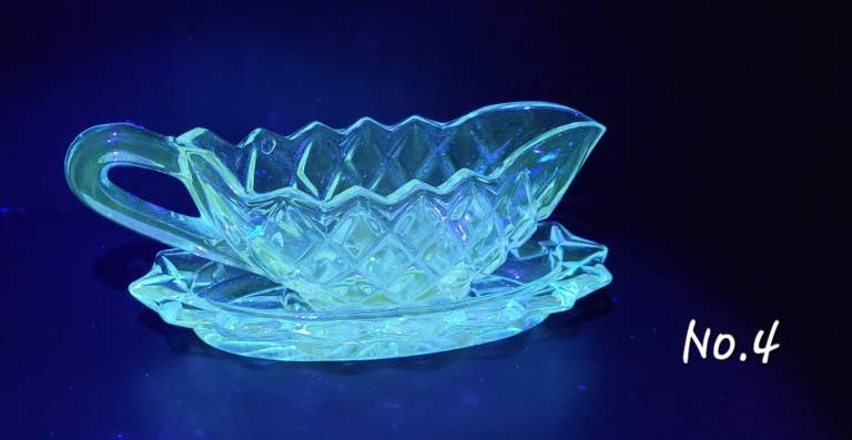Glow Glass  UV Reactive Sauce Boat & Matching Starburst Saucer Set