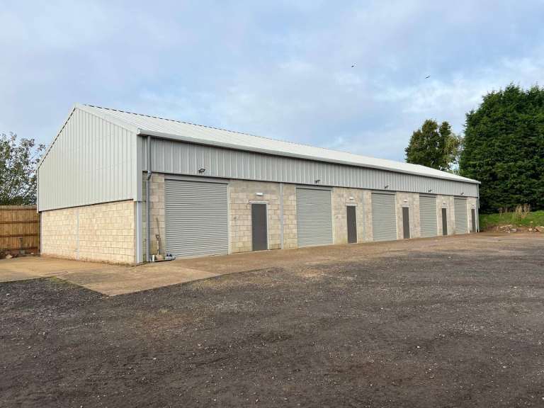 Small storage and distribution unit available on flexible lease terms