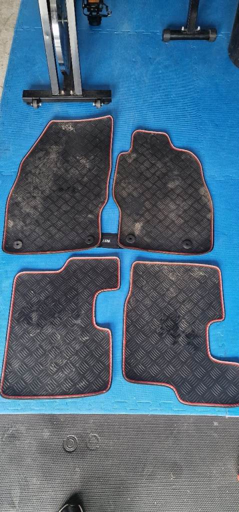 Corsa rubber mats