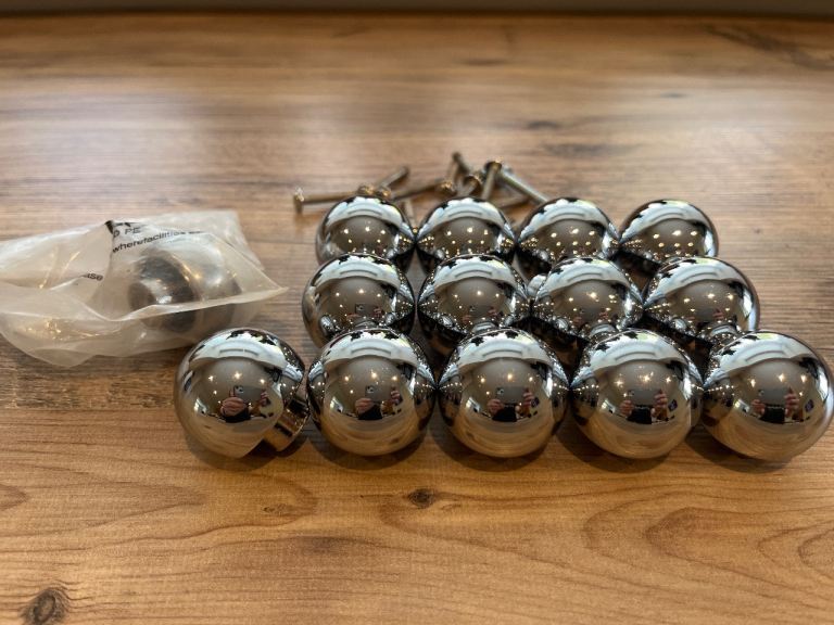 14 Chrome Round Knobs