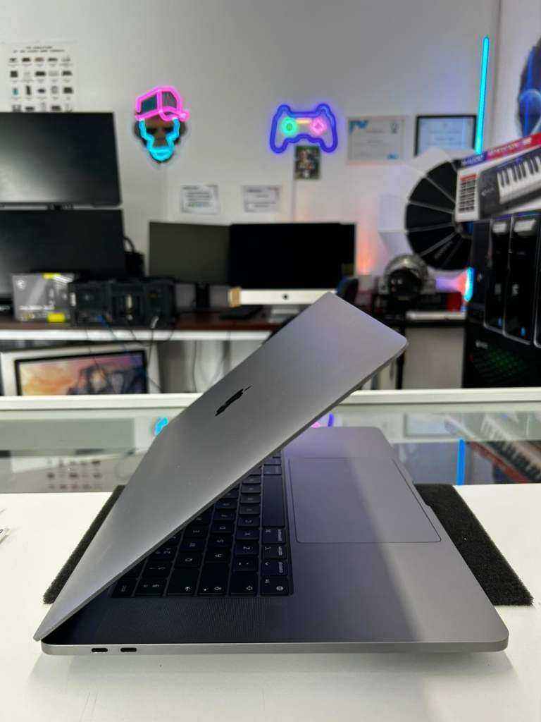 Apple MacBook Pro 16” Space Grey i7 | 16GB RAM | 500GB | Creative Apps Loaded | Warranty | Lewisham