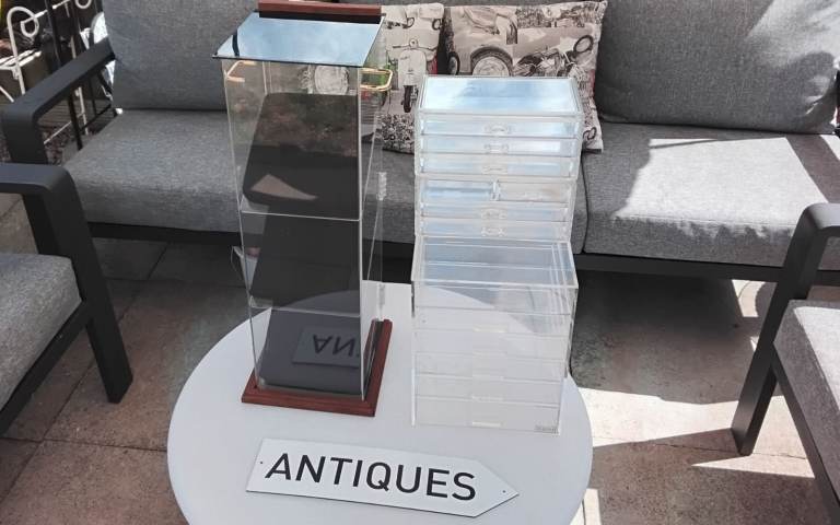 Table top display case for jewellery coins watches & more