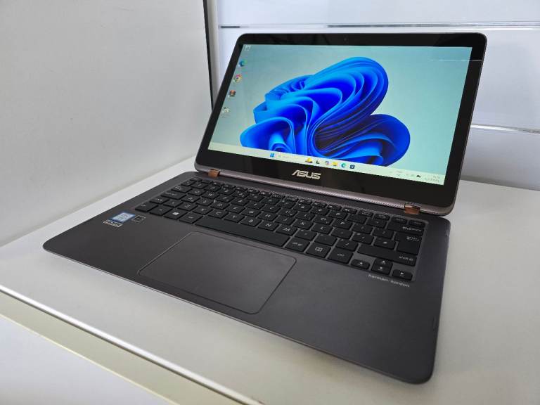 Asus Zenbook Flip 13 inch 2 in 1 touchscreen Intel i5, 500GB SSD