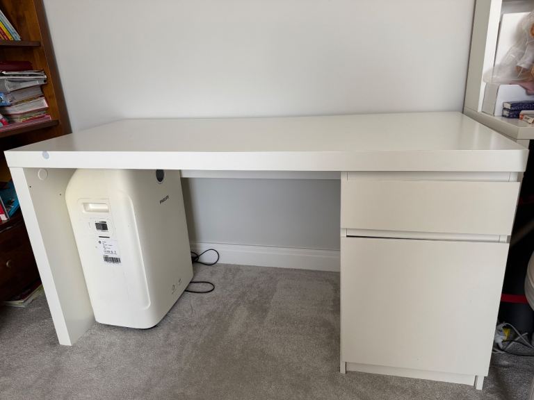 White Ikea Desk with Drawers – Good Condition, Ideal for Home Office