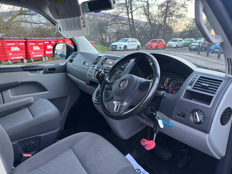 2013 Volkswagen Transporter 2.0 BiTDI 180PS Trendline Kombi Van auto 4MOTION DSG WINDOW VAN Diese...