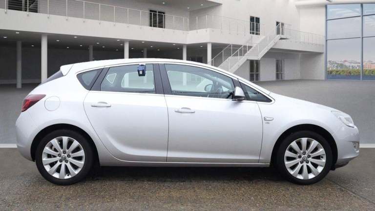 2011 Vauxhall Astra 1.4T 16V Elite [140] 5dr HATCHBACK PETROL Manual