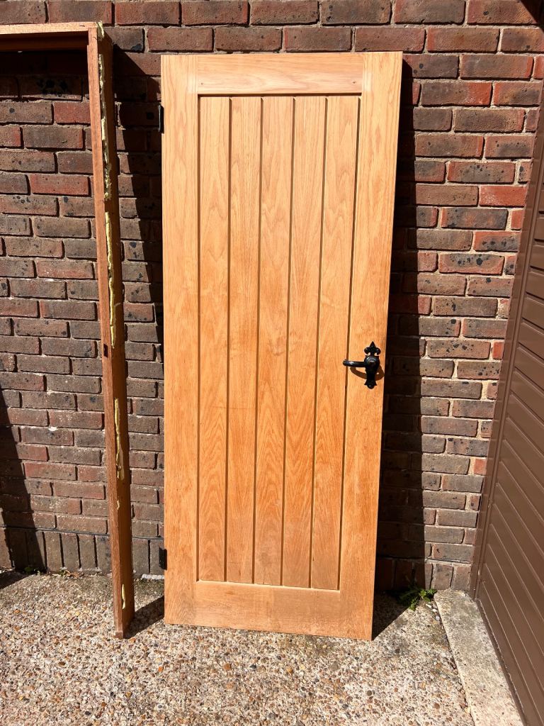 Howdens Dordogne Oak Pre-Finished Door with door lining