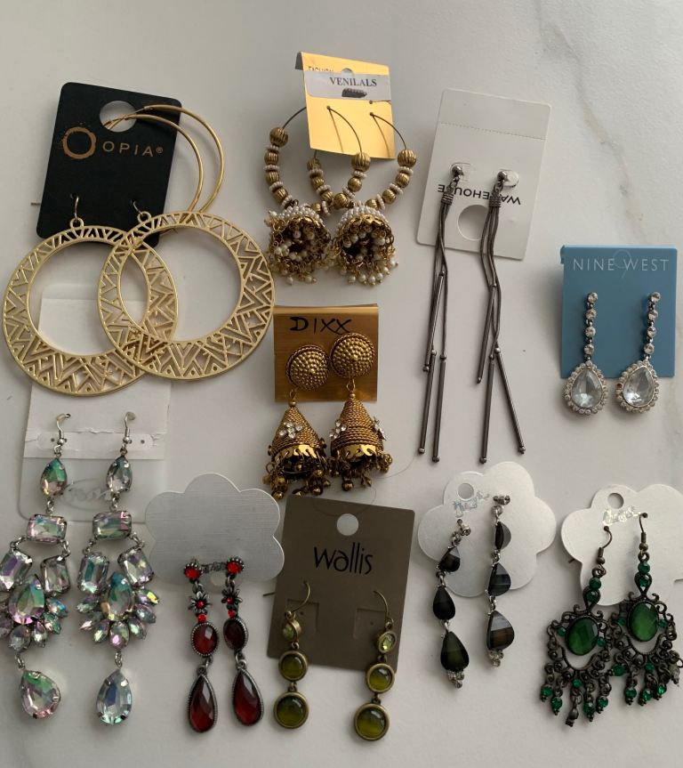 10 pairs of ladies stylish colourful earrings 