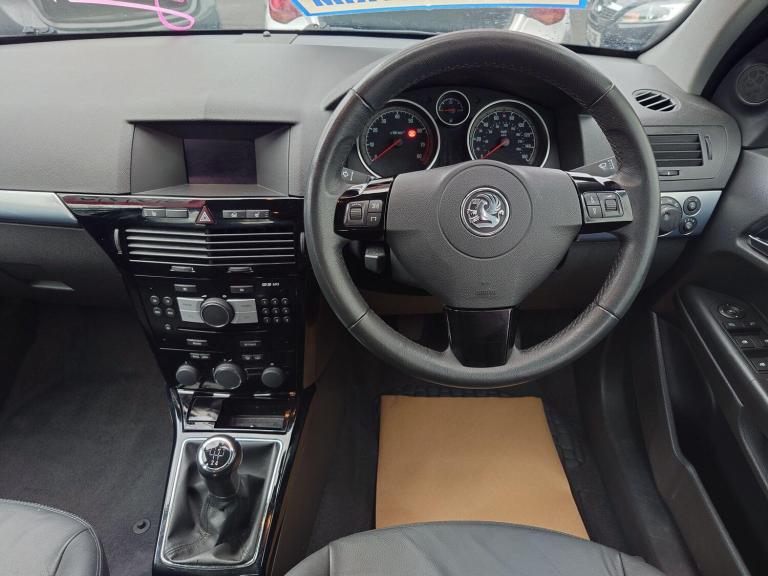 2010 Vauxhall Astra 1.6i 16v Elite 5dr HATCHBACK Petrol Manual