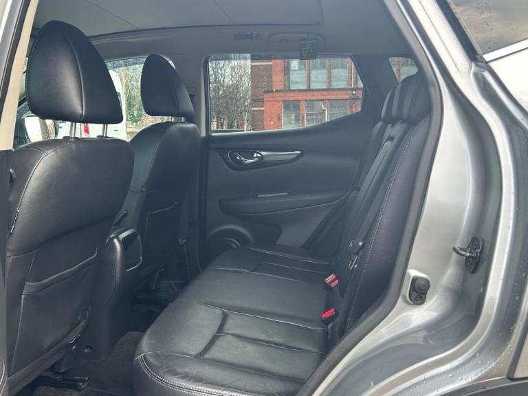 2014 Nissan Qashqai 1.6 dCi Tekna 5dr Xtronic HATCHBACK DIESEL Automatic