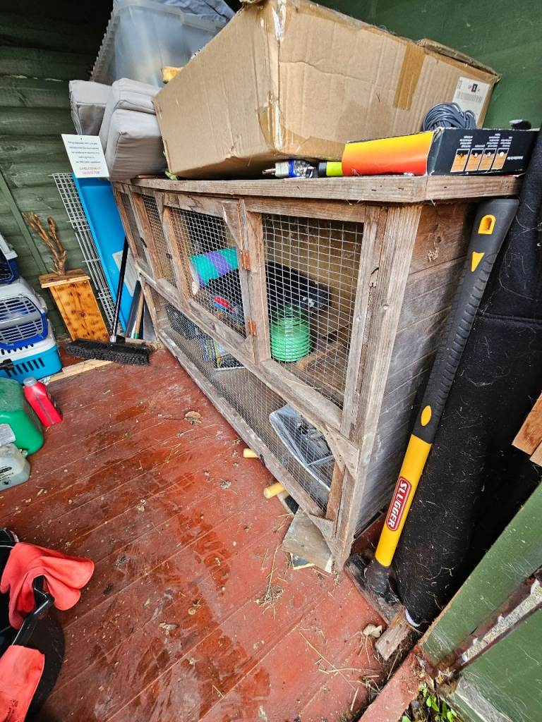 5ft 2 storey rabbit hutch 