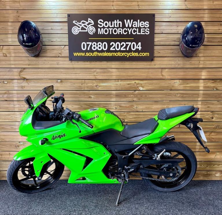 Kawasaki EX 250 Ninja / 2008 model / ONLY 9541 MILES