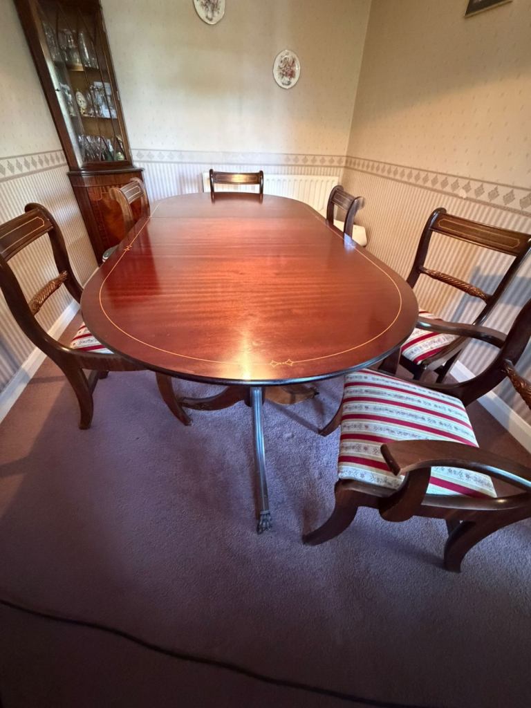Regency style Dining Table and 6 matching chairs
