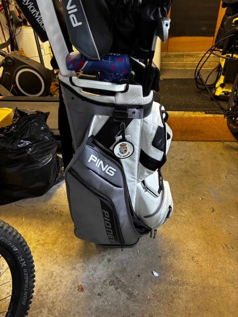 Ping Pioneer Golf Bag 