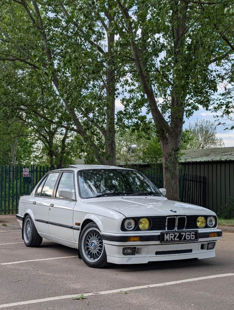 E30 BMW, 3 SERIES Lux, Saloon, 1990, Automatic, 1596 (cc), 4 doors