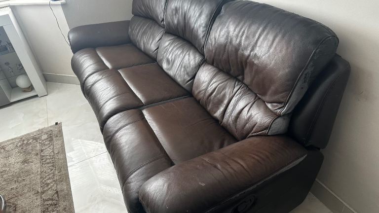 3+2 seater brown leather recliner 