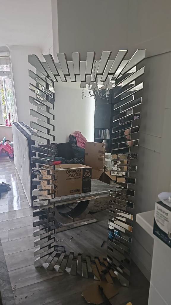 Large mirror 
