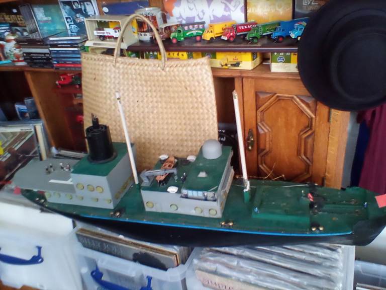 Radio cotrolled Model ship about 3 ft long project