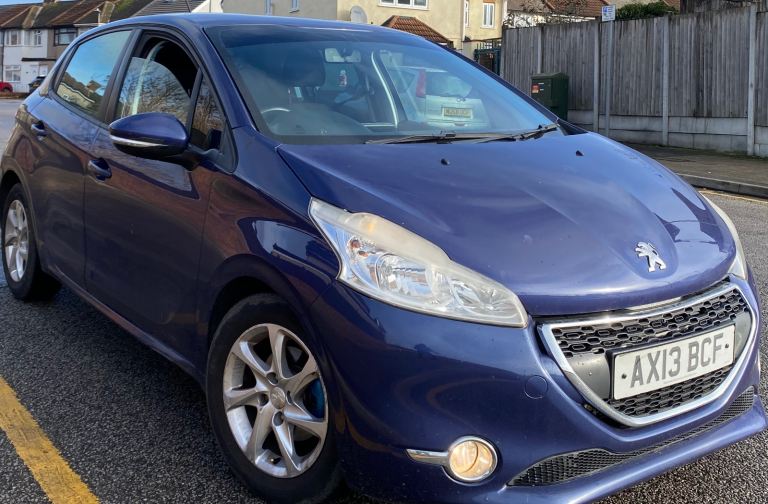 Peugeot, 208, Hatchback, 2013, Manual, 1199 (cc), 5 doors