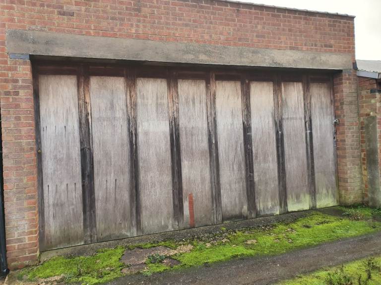 Large Double Garage with Electric