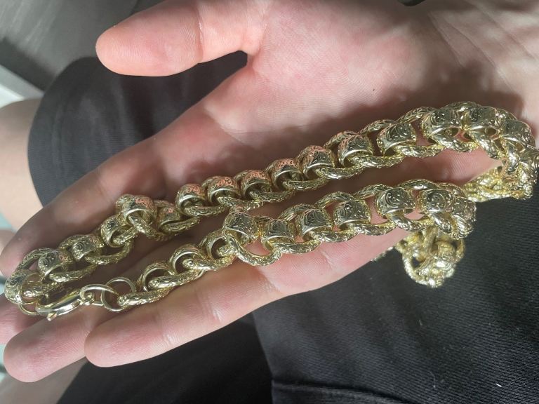 Gold Coloured Chain Necklace and Bracelet Set – Good Condition