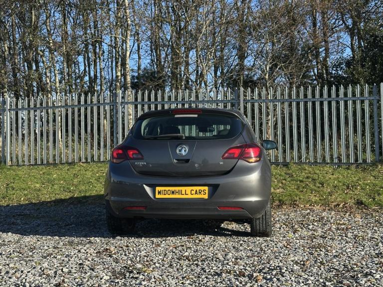 VAUXHALL ASTRA 1.6 16v SE 2011