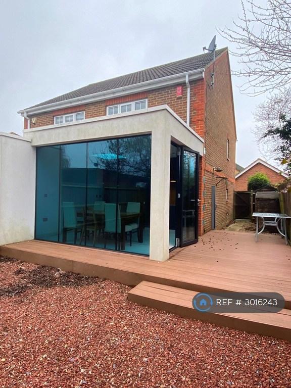 2 bedroom house in The Limes, Windsor, SL4 (2 bed) (#3016243)