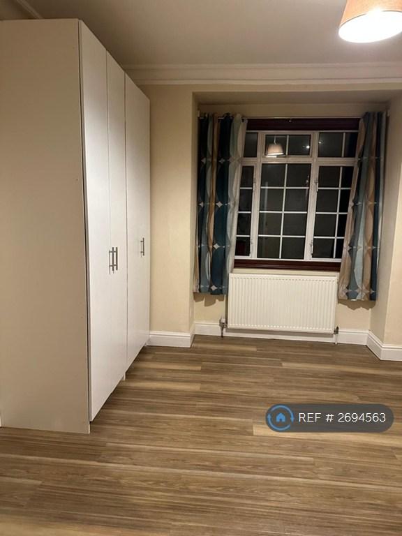 1 bedroom in Ruxley Lane, Epsom, KT19 (#2694563)