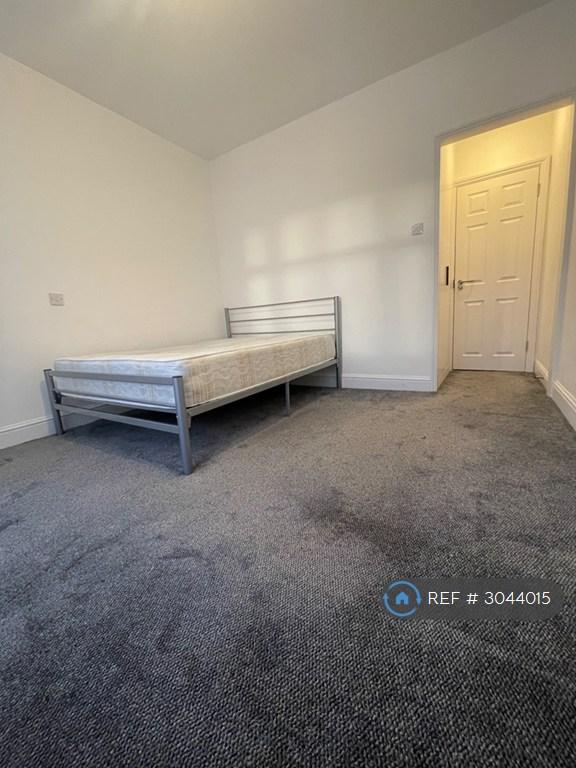 1 bedroom in Wolves Lane, London, N13 (#3044015)