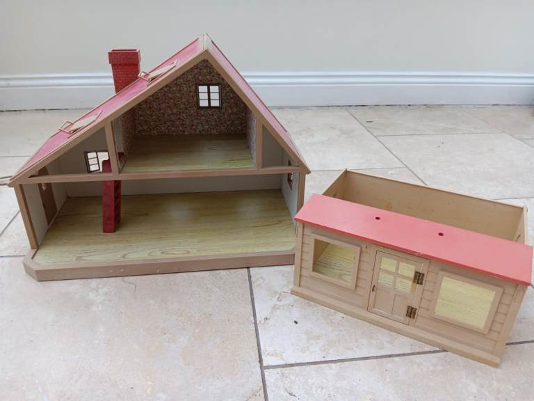 Sylvanian Families - house and bakery shop 1980s vintage