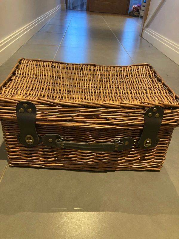Wicker rattan hamper basket, picnic, storage, trunk