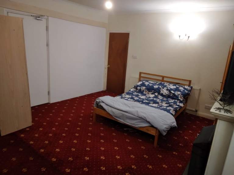 Double Room to Rent in Houseshare - Grasmere Gardens, Harrow, HA3 7PS - All Bills Included