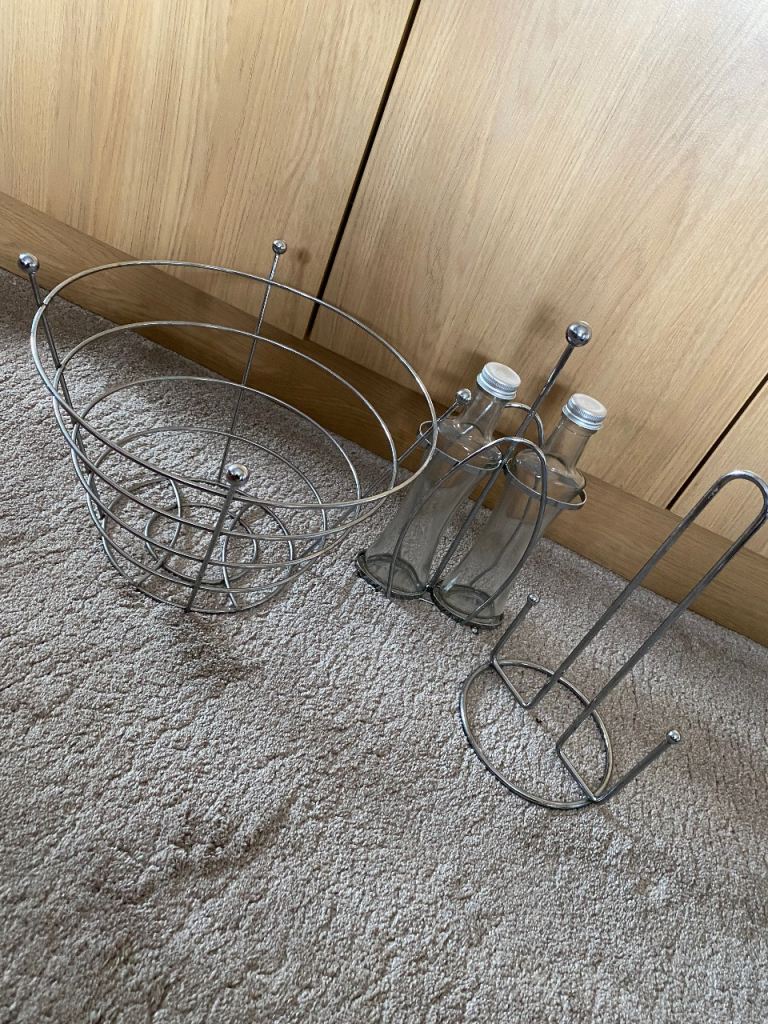Kitchen Storage Set – Chrome Wire Fruit Basket, Oil & Vinegar, Kitchen Roll