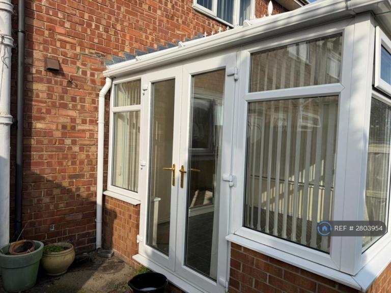 2 bedroom house in Dunbar Road, Hartlepool, TS25 (2 bed) (#2803954)