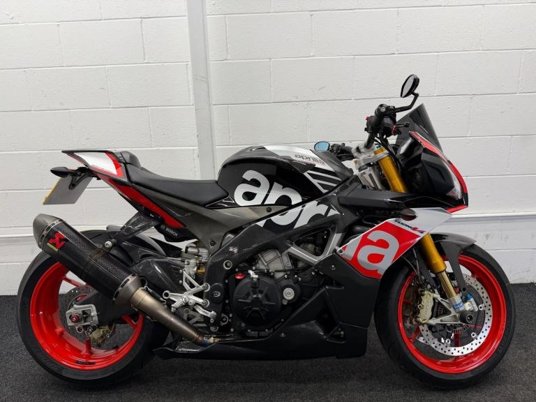  APRILIA TUONO V4 1100 FACTORY - ONLY 9857 MILES - FULL HISTORY 