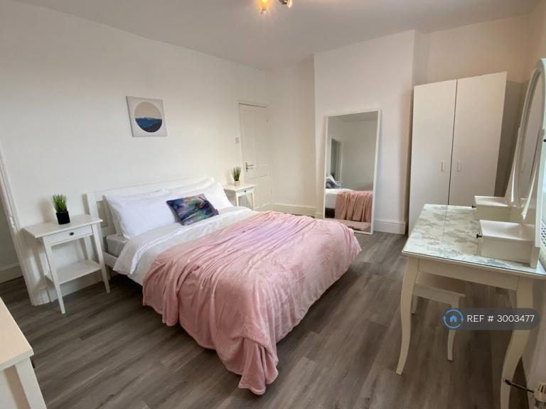 4 bedroom house in Air Balloon Road, Bristol, BS5 (4 bed) (#3003477)