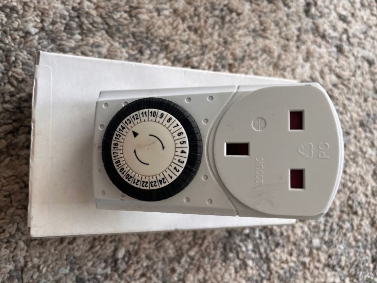 B&Q Plug-in Timer Socket – White, As Good As New