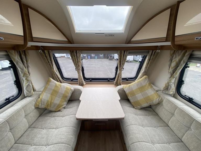 2017 LUNAR CLUBMAN ES LUXURY TOURING CARAVAN