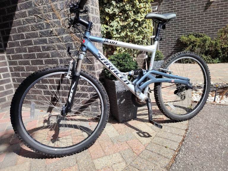 Saracen Icon Mountain Bike - Silver/Blue, Good Condition
