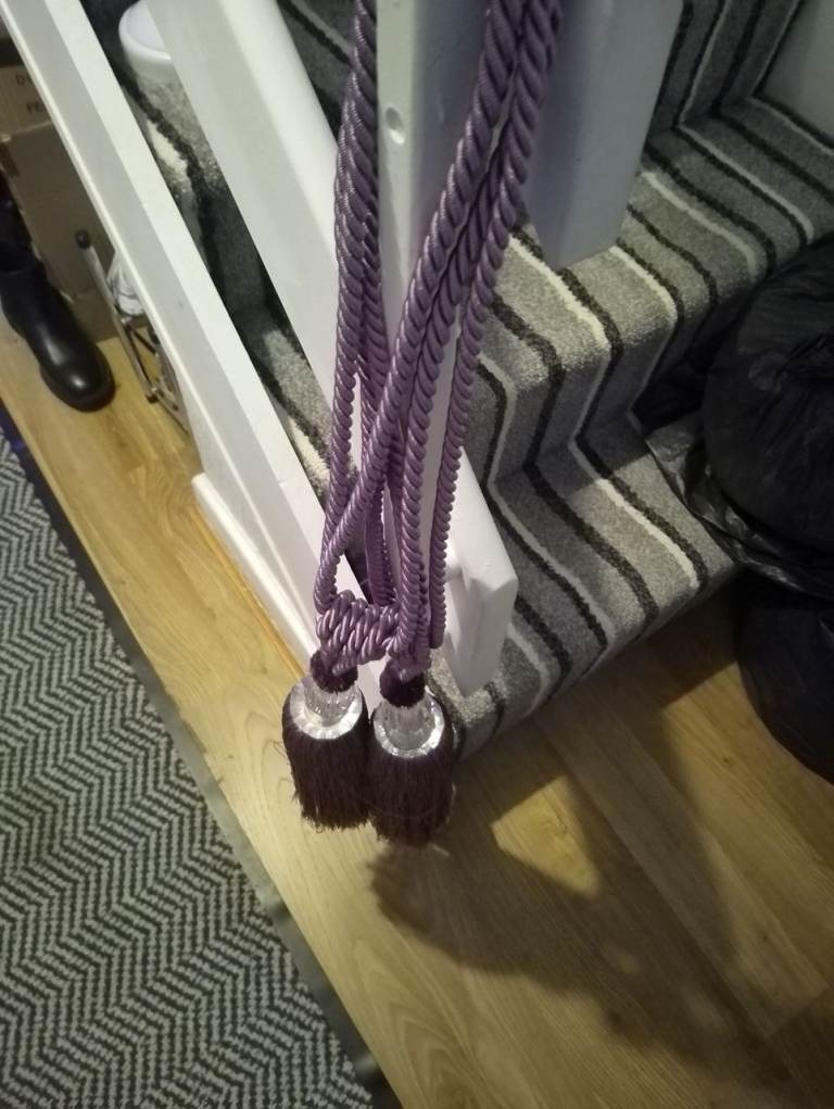 Curtain ties 