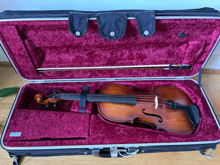 16.5” viola in good condition - collect from N16
