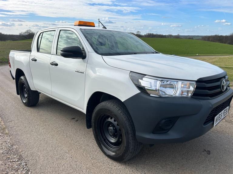 2019 Toyota Hilux ACTIVE 4WD D-4D DCB Pick Up Diesel Manual