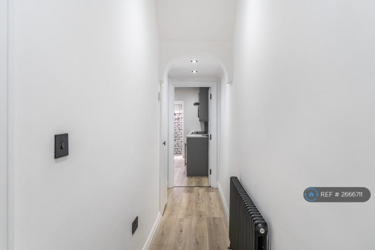 2 bedroom house in Fountain Road, London, SW17 (2 bed) (#2666711)